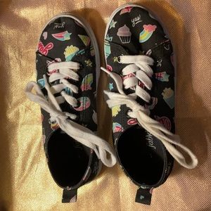 Fabkids sneakers size 1-cute designs on them